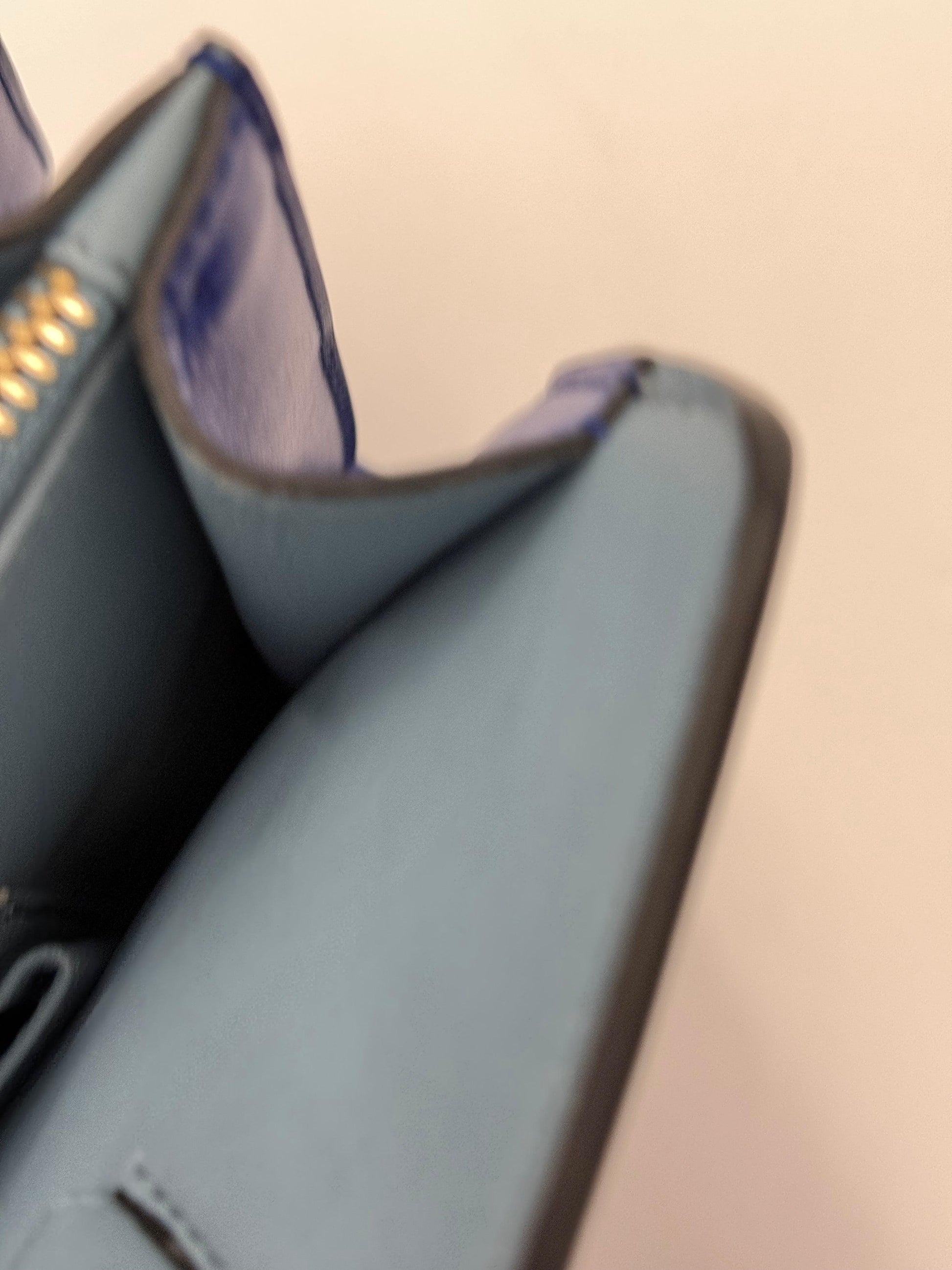 Bulgari Borsa a Mano Isabella Rossellini in Pelle Bicolore Blu e Nera - Pally Vintage Closet