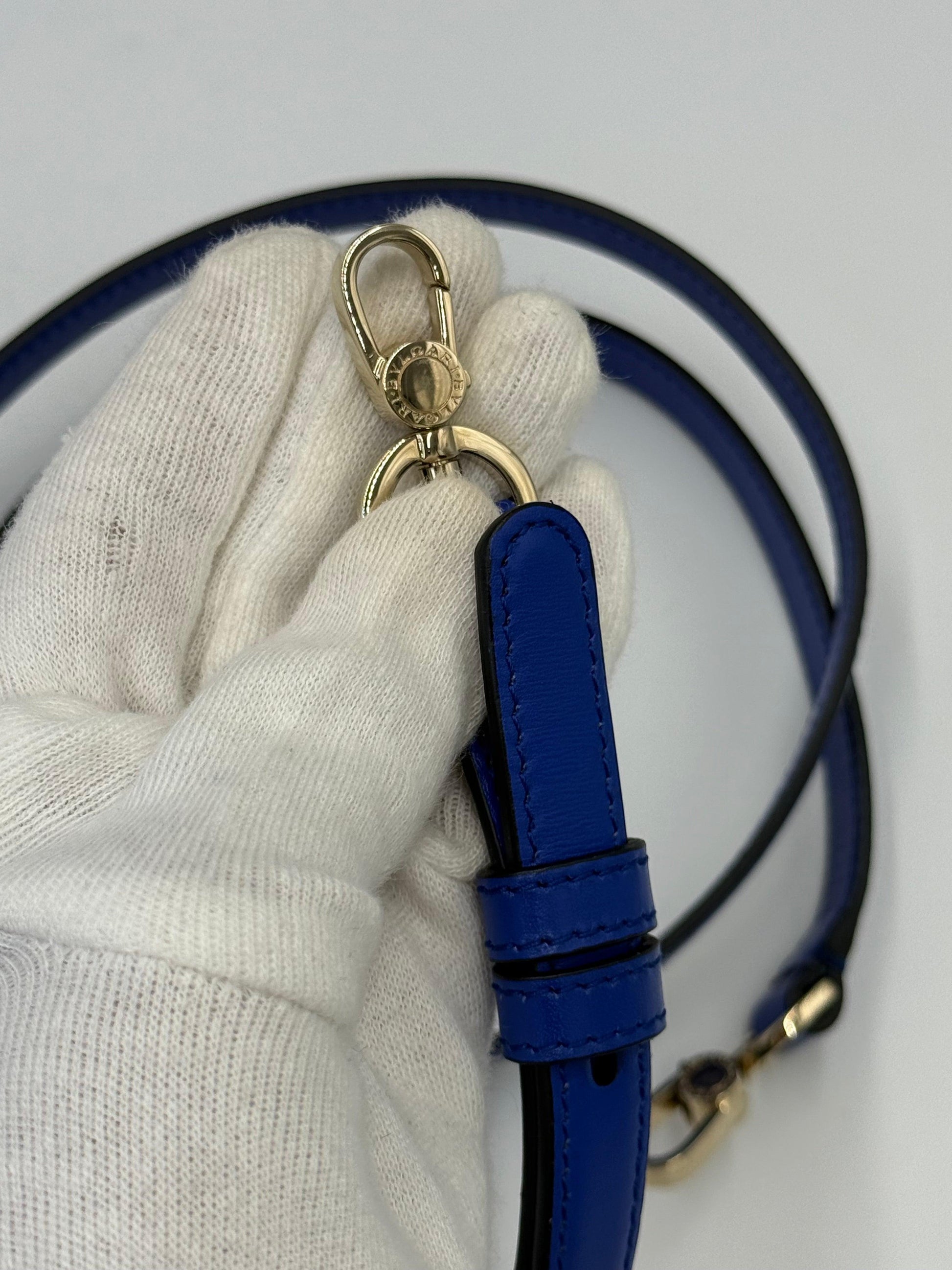 Bulgari Borsa a Mano Isabella Rossellini in Pelle Bicolore Blu e Nera - Pally Vintage Closet