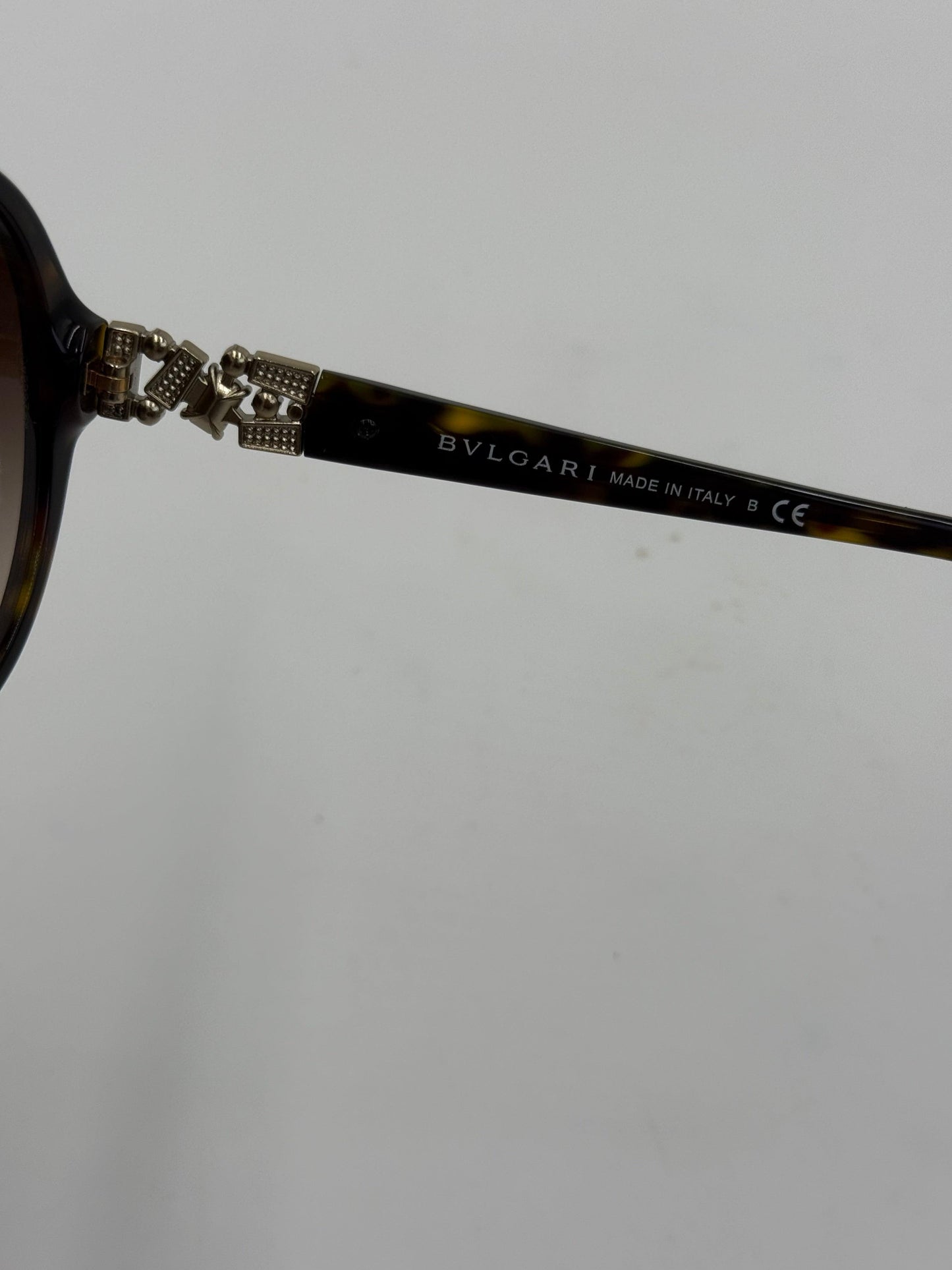 Bulgari Occhiali da Sole Oversized con Dettaglio Gioiello Tartarugati