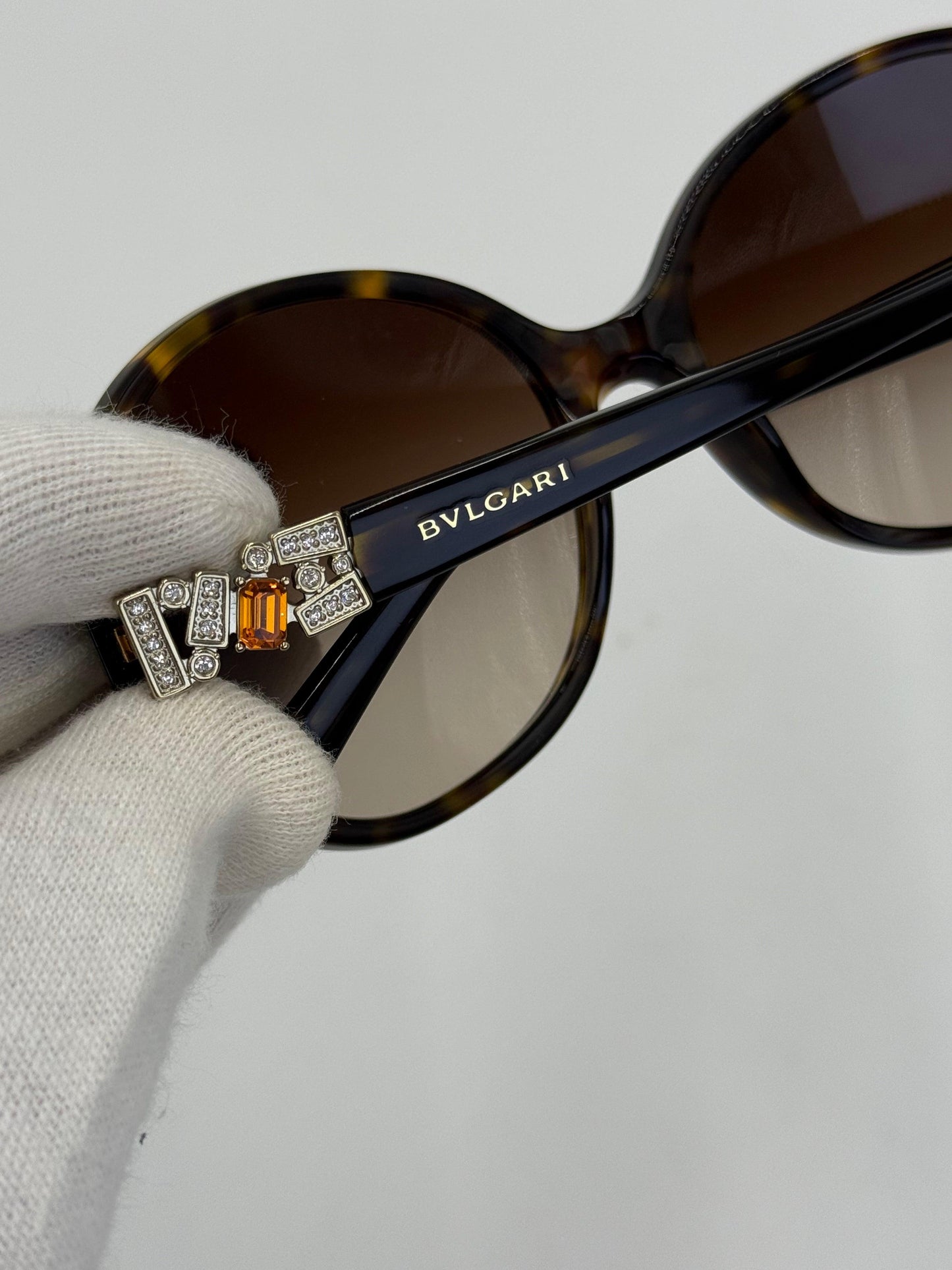 Bulgari Occhiali da Sole Oversized con Dettaglio Gioiello Tartarugati
