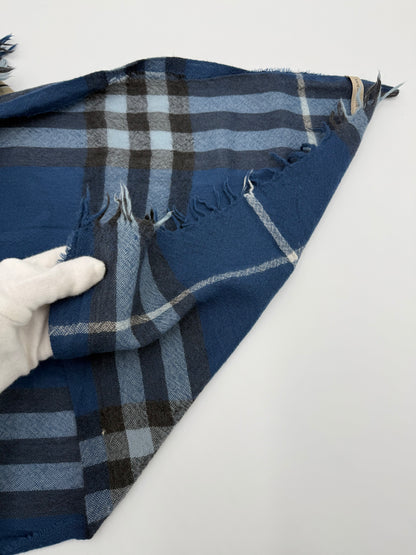 Burberry Sciarpa in Misto Lana Merino e Cashmere Blu - Pally Vintage Closet