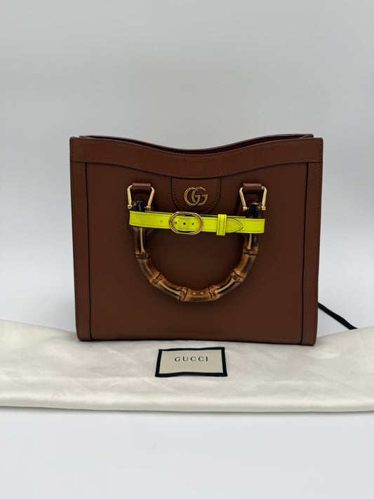 Gucci Borsa Diana Tote Media in Pelle con Manici Bamboo Marrone