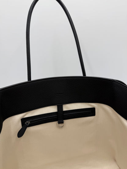 The Row Borsa Tote Marlo in Pelle Granulata Nera