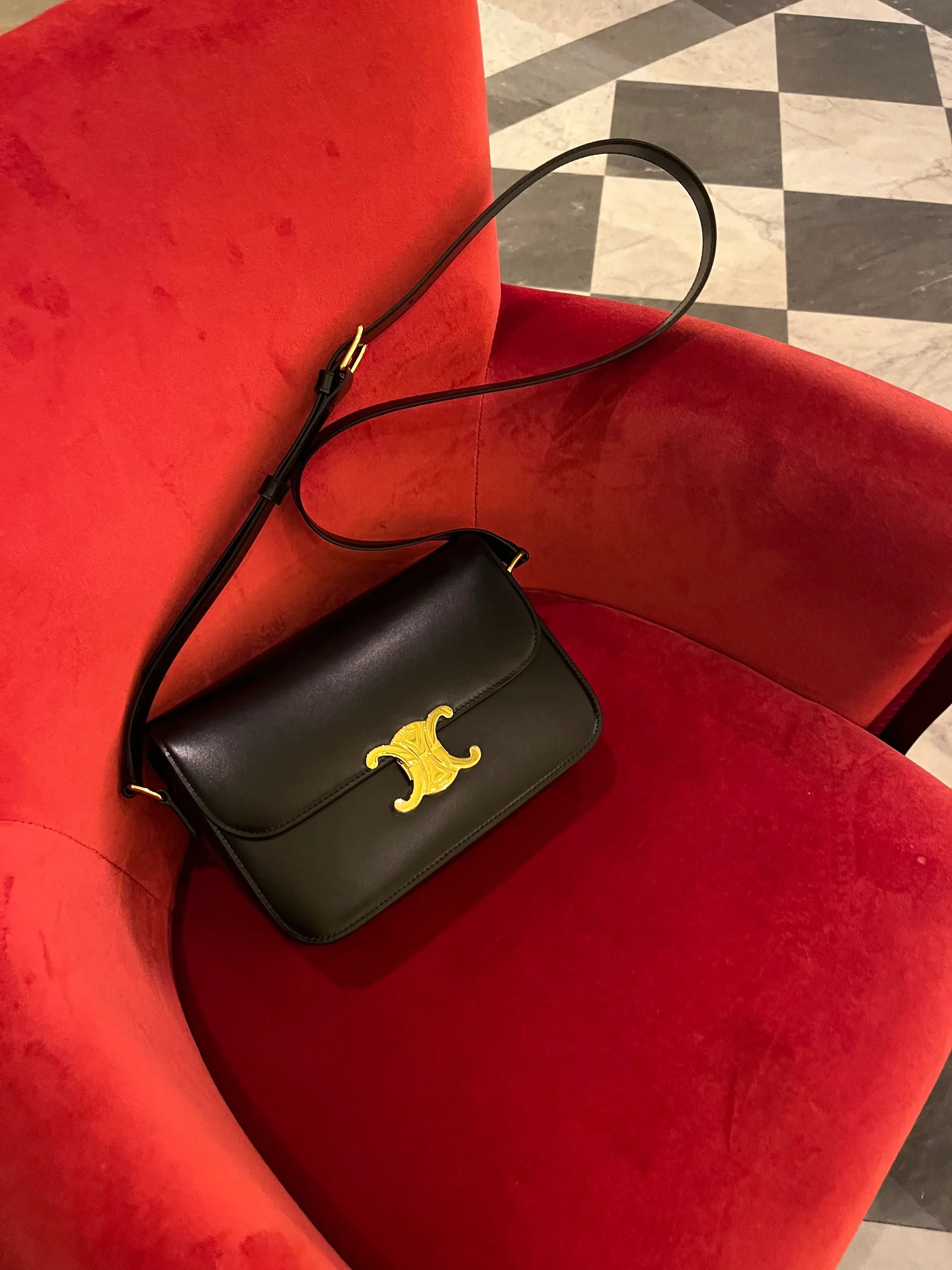 Celine-Borsa-Triomphe-Classique-Pelle-Nera-70136881250628 - Pally Vintage Closet