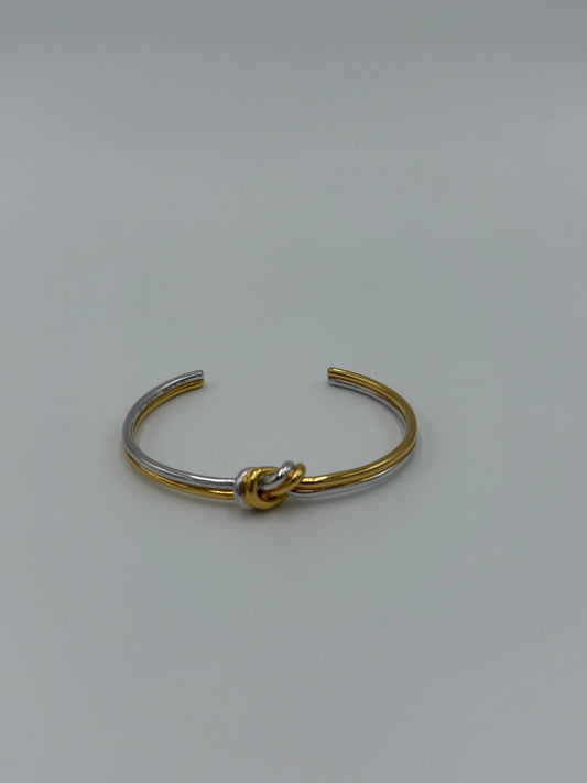 Celine Bracciale Nodo Doppio in Ottone Dorato e Argento Pally Vintage Closet