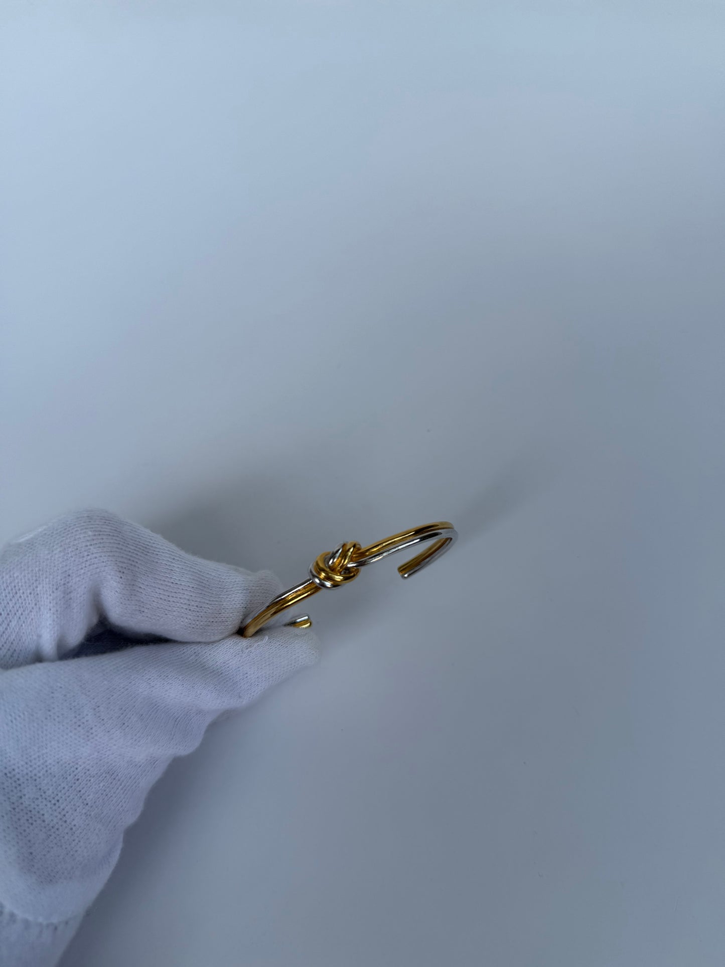 Celine Bracciale Nodo Doppio in Ottone Dorato e Argento Pally Vintage Closet