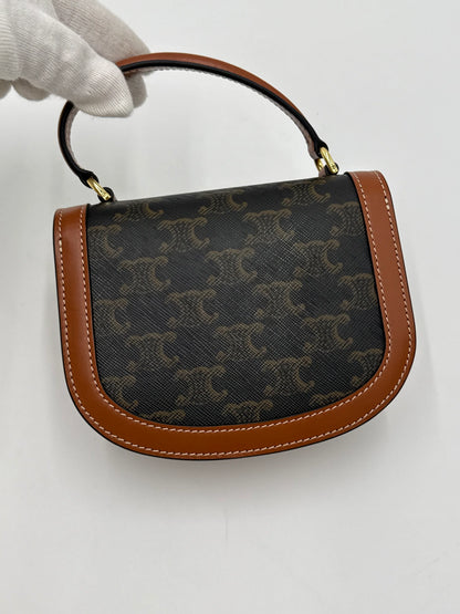 Celine-Mini-Besace-Triomphe-in-Tela-Triomphe-e-Pelle-di-Vitello-Marrone-70263879303492 - Pally Vintage Closet