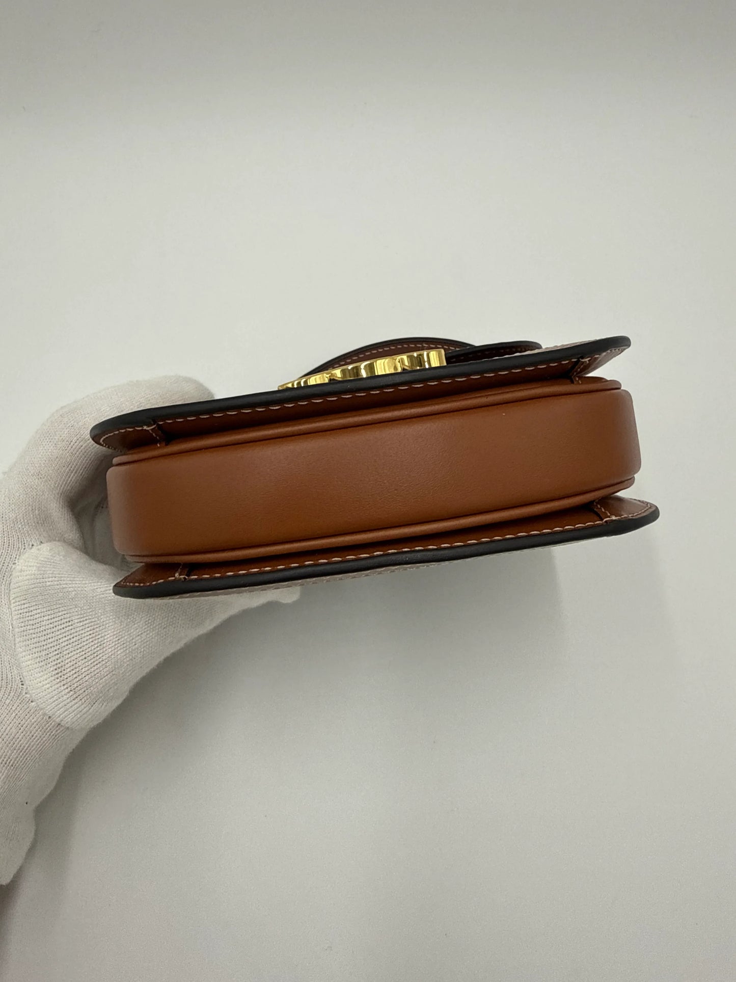 Celine-Mini-Besace-Triomphe-in-Tela-Triomphe-e-Pelle-di-Vitello-Marrone-70263879598404 - Pally Vintage Closet