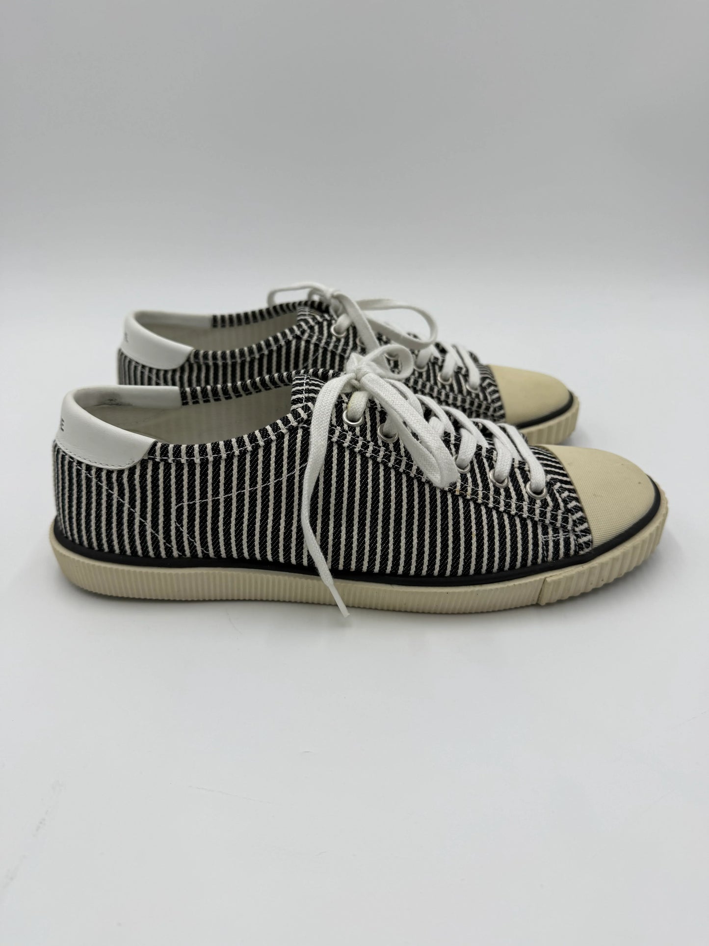 Celine-Sneakers-Low-Top-in-Tela-a-Righe-Nere-e-Bianche-69234168037700 - Pally Vintage Closet