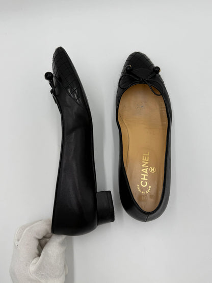Chanel-Ballerine-Vintage-Pelle-Nera-e-Punta-Matelass-70263873634628 - Pally Vintage Closet