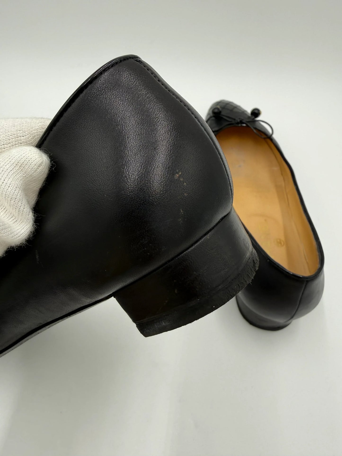 Chanel-Ballerine-Vintage-Pelle-Nera-e-Punta-Matelass-70263873700164 - Pally Vintage Closet