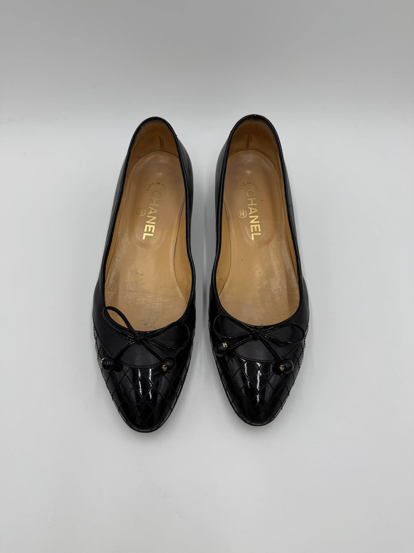 Chanel-Ballerine-Vintage-Pelle-Nera-e-Punta-Matelass-70263873831236 - Pally Vintage Closet