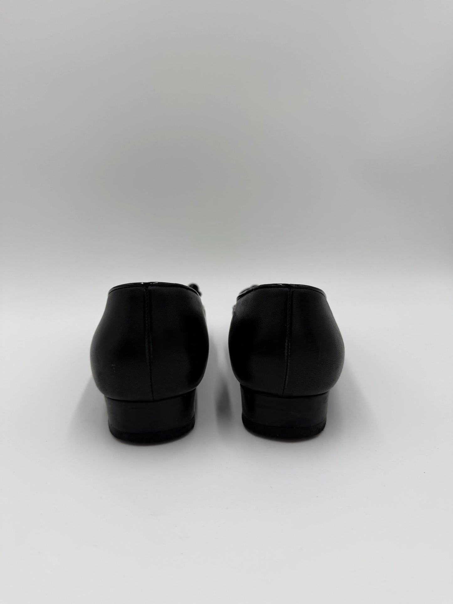 Chanel-Ballerine-Vintage-Pelle-Nera-e-Punta-Matelass-70263873896772 - Pally Vintage Closet