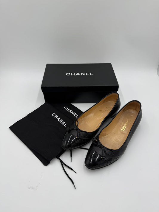 Chanel-Ballerine-Vintage-Pelle-Nera-e-Punta-Matelass-70263873962308 - Pally Vintage Closet