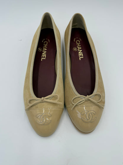 Chanel Beige Suede and Patent Leather Ballerinas