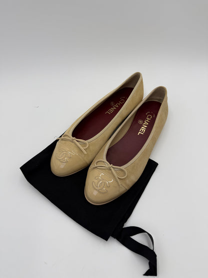 Chanel Beige Suede and Patent Leather Ballerinas