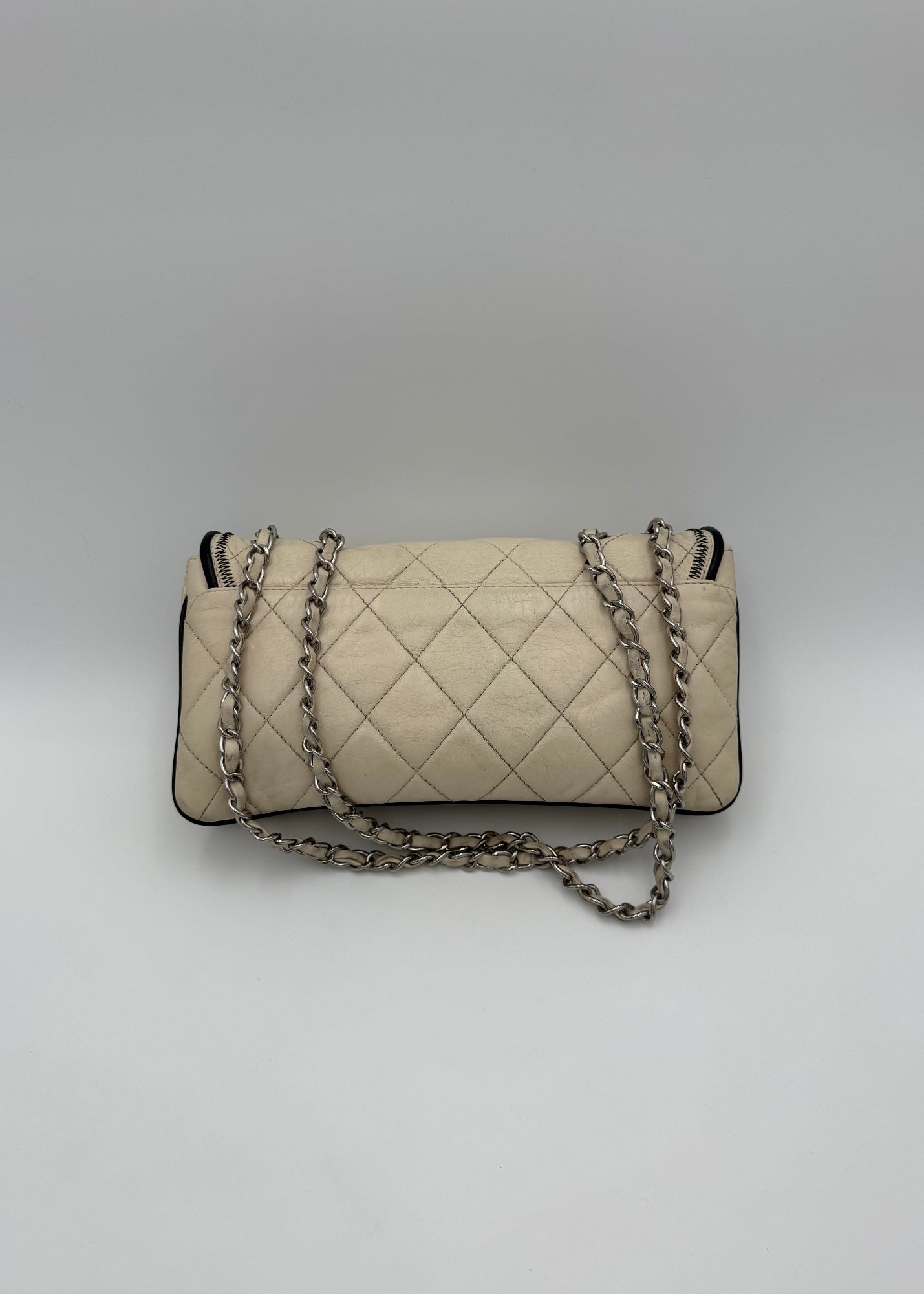 Chanel Borsa 2.55 Vintage in Pelle Trapuntata Bianco Avorio