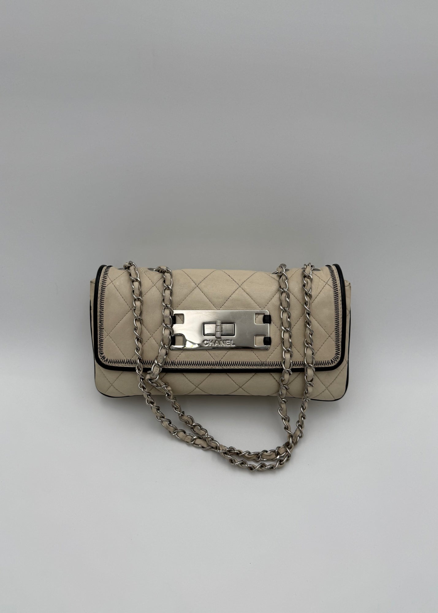 Chanel Borsa 2.55 Vintage in Pelle Trapuntata Bianco Avorio