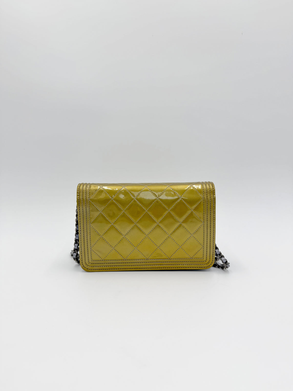 Chanel Borsa Boy Wallet on Chain Matelassé in Vernice Oro - Pally Vintage Closet