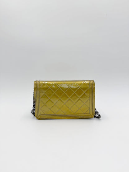 Chanel Borsa Boy Wallet on Chain Matelassé in Vernice Oro - Pally Vintage Closet