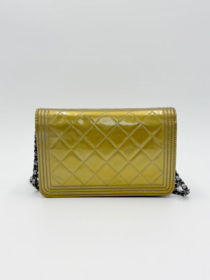 Chanel Borsa Boy Wallet on Chain Matelassé in Vernice Oro - Pally Vintage Closet