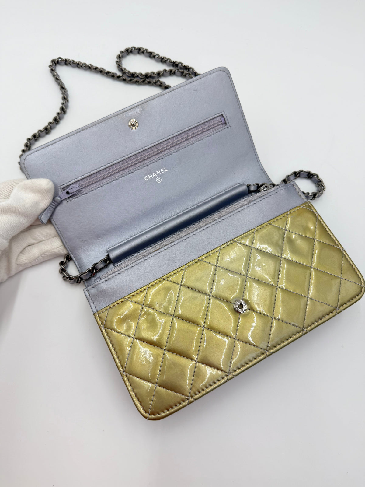 Chanel Borsa Boy Wallet on Chain Matelassé in Vernice Oro - Pally Vintage Closet