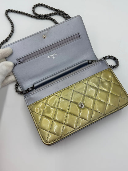 Chanel Borsa Boy Wallet on Chain Matelassé in Vernice Oro - Pally Vintage Closet