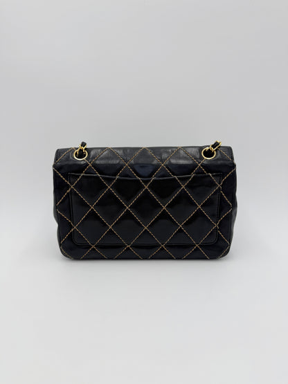 Chanel Borsa Classic Flap Vintage Nera con Cuciture Beige - Pally Vintage Closet