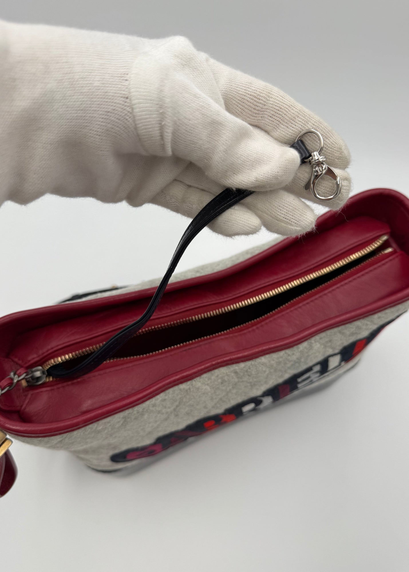 Chanel Borsa Gabrielle in Tweed Grigio e Pelle Blu