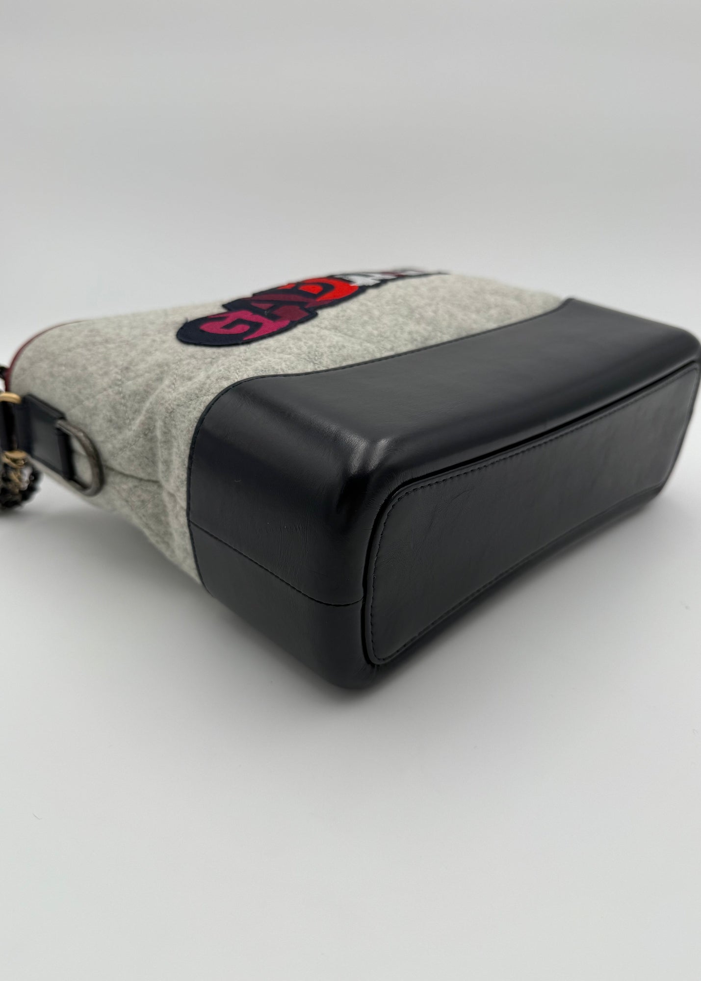 Chanel Borsa Gabrielle in Tweed Grigio e Pelle Blu