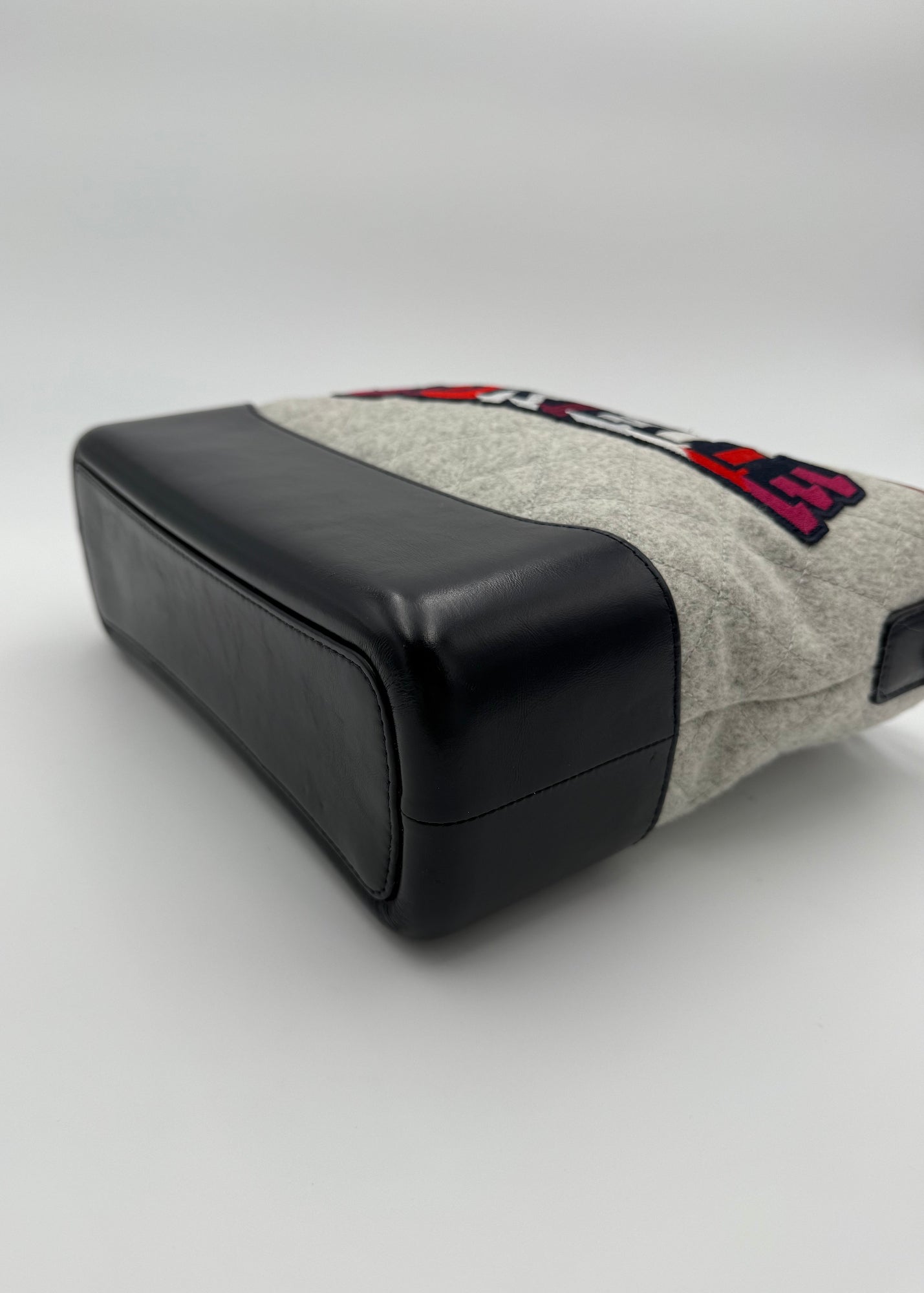 Chanel Borsa Gabrielle in Tweed Grigio e Pelle Blu