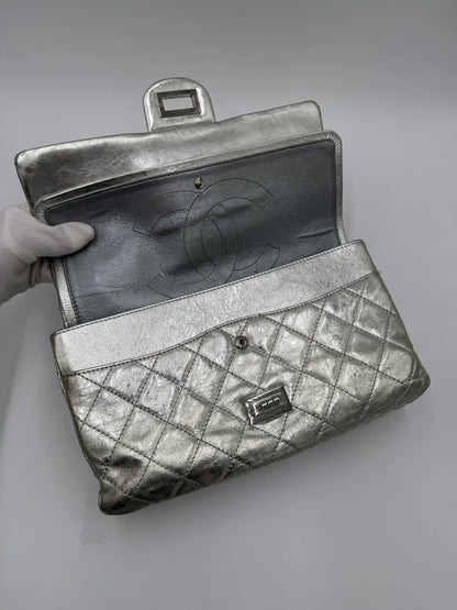 Chanel-Borsa-Reissue-2-55-Classic-227-Jumbo-Argento-Metallizzato-68801295712580 - Pally Vintage Closet