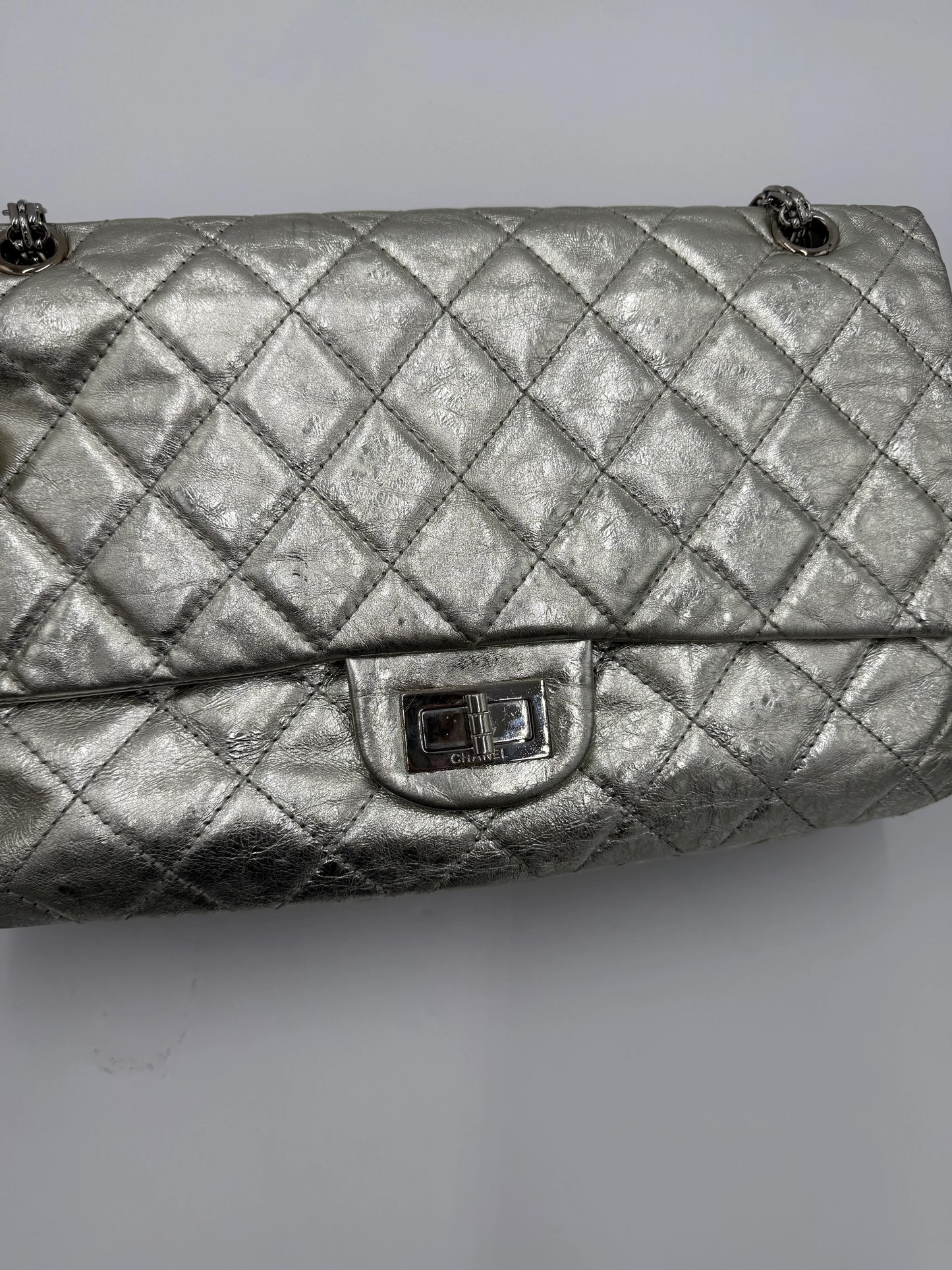 Chanel-Borsa-Reissue-2-55-Classic-227-Jumbo-Argento-Metallizzato-68801295778116 - Pally Vintage Closet