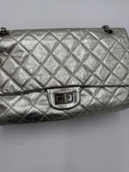 Chanel-Borsa-Reissue-2-55-Classic-227-Jumbo-Argento-Metallizzato-68801295778116 - Pally Vintage Closet
