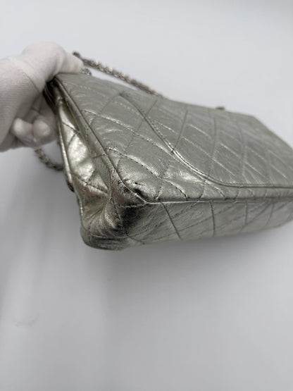 Chanel-Borsa-Reissue-2-55-Classic-227-Jumbo-Argento-Metallizzato-68801295876420 - Pally Vintage Closet