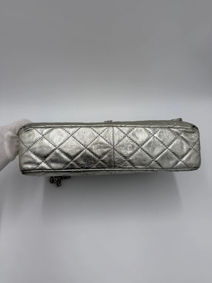 Chanel-Borsa-Reissue-2-55-Classic-227-Jumbo-Argento-Metallizzato-68801295974724 - Pally Vintage Closet