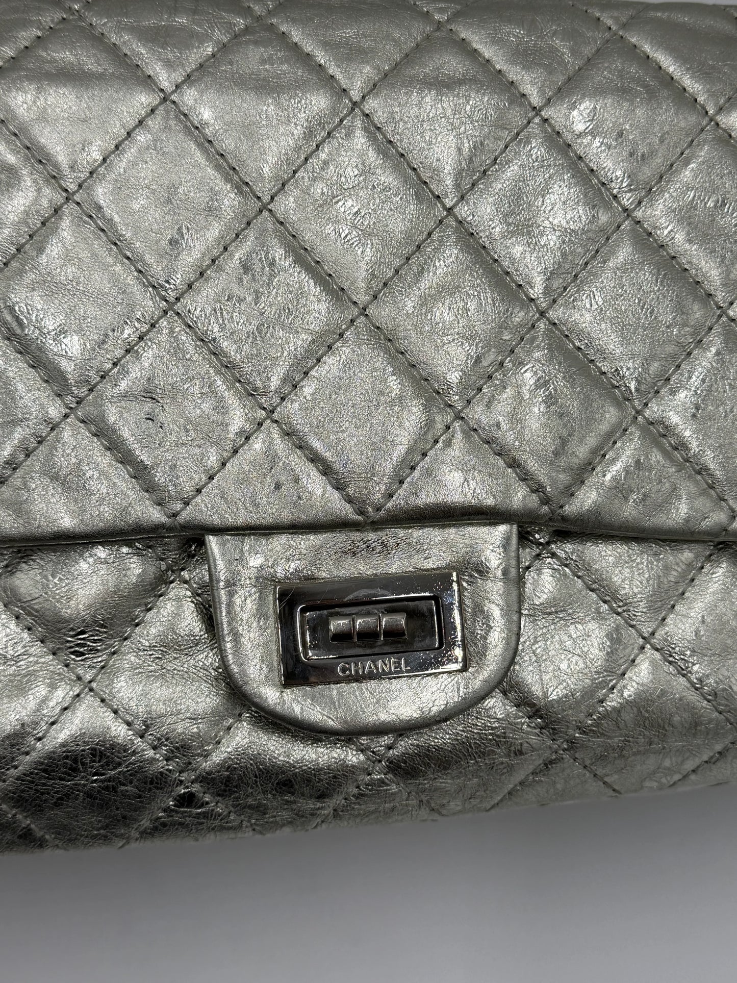 Chanel-Borsa-Reissue-2-55-Classic-227-Jumbo-Argento-Metallizzato-68801296073028 - Pally Vintage Closet
