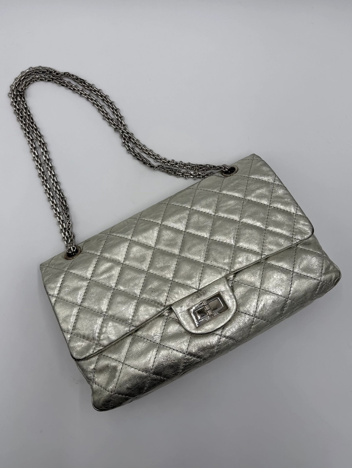 Chanel-Borsa-Reissue-2-55-Classic-227-Jumbo-Argento-Metallizzato-68801296105796 - Pally Vintage Closet