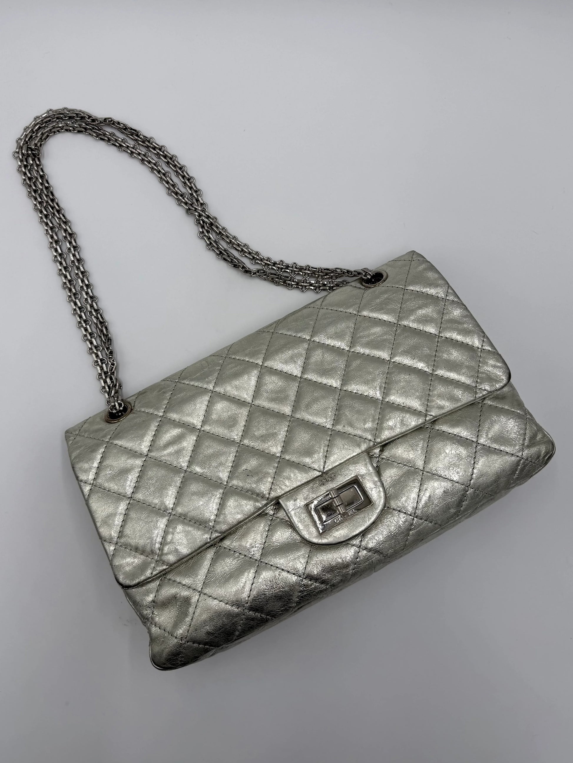 Chanel-Borsa-Reissue-2-55-Classic-227-Jumbo-Argento-Metallizzato-68801296105796 - Pally Vintage Closet