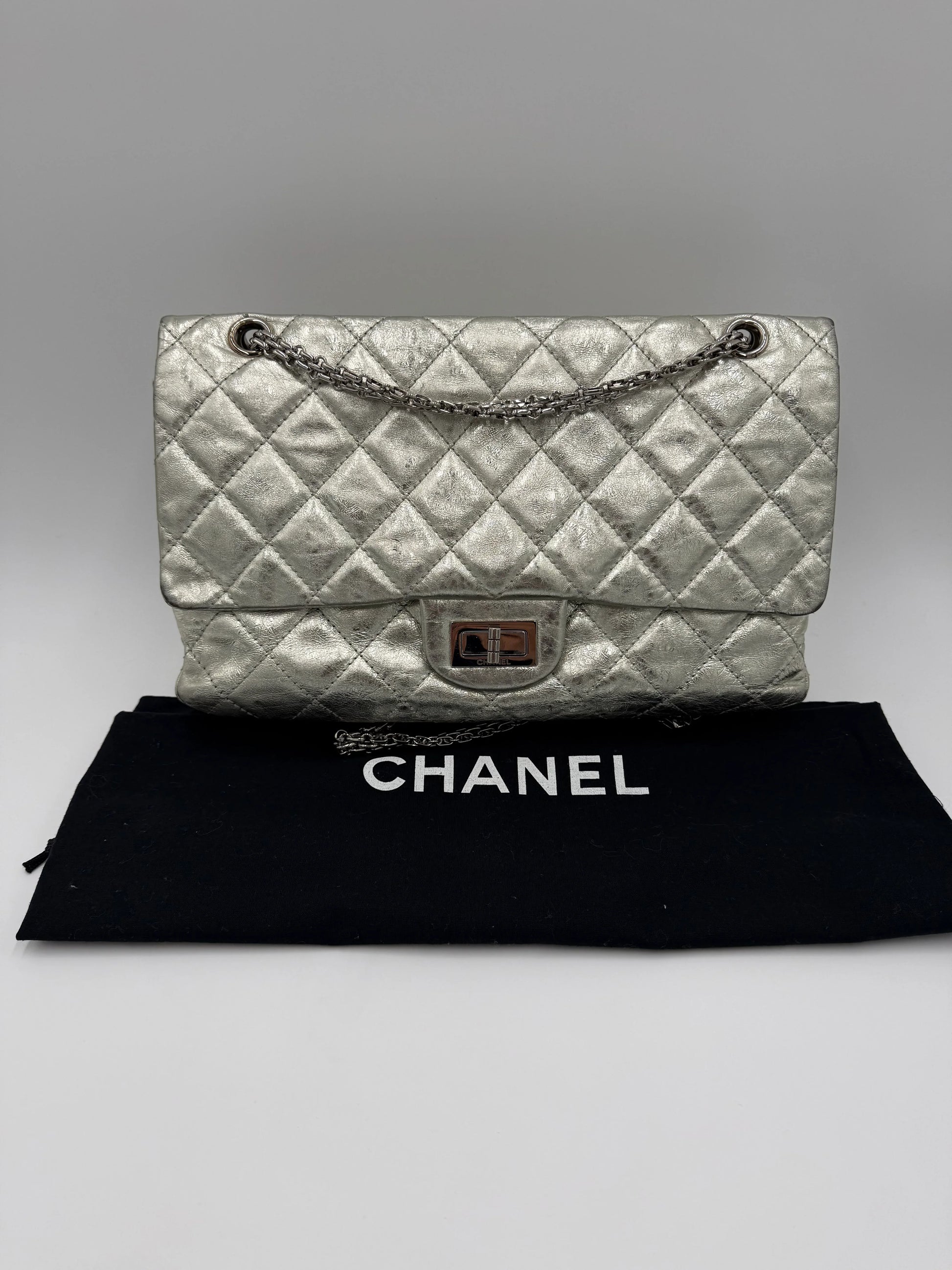 Chanel-Borsa-Reissue-2-55-Classic-227-Jumbo-Argento-Metallizzato-68801296171332 - Pally Vintage Closet