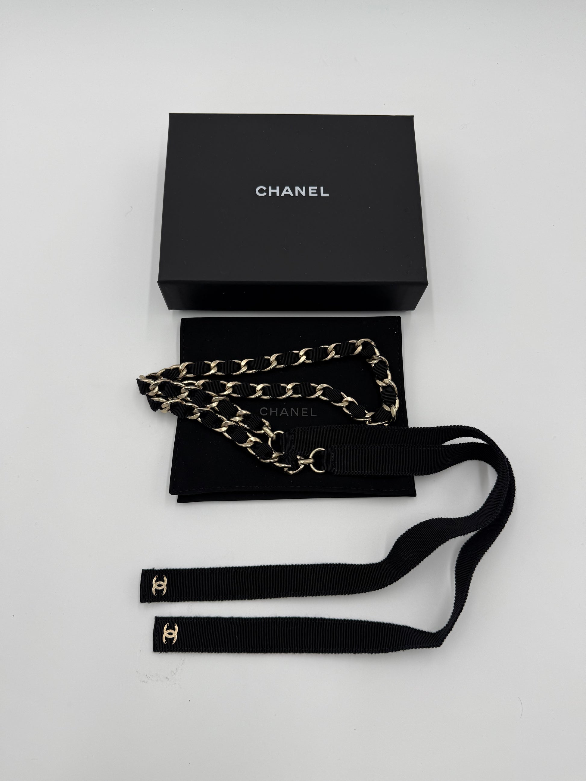 Chanel Cintura a Catena con Nastro in Gros-Grain e Fiocco - Pally Vintage Closet