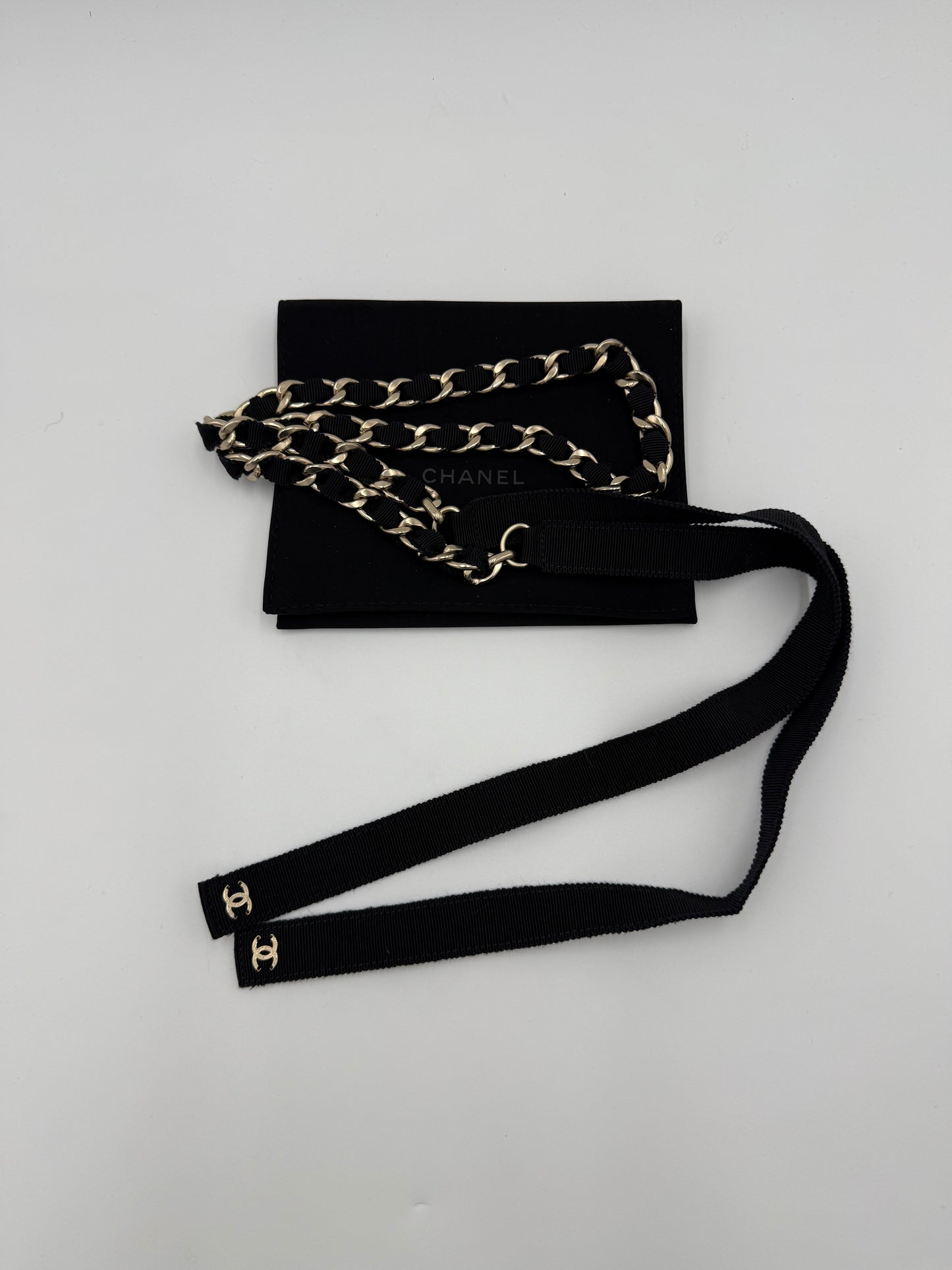 Chanel Cintura a Catena con Nastro in Gros-Grain e Fiocco - Pally Vintage Closet