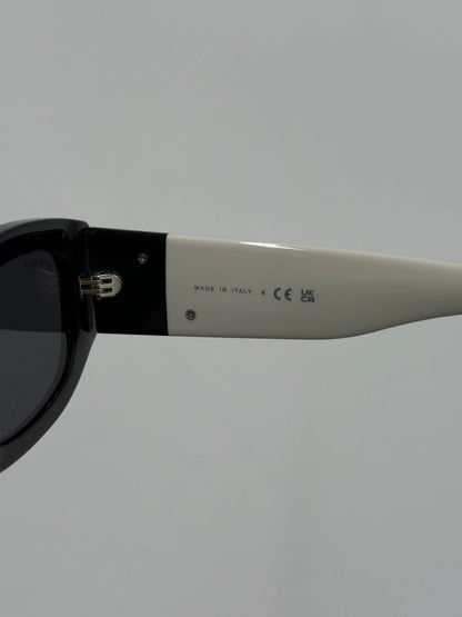 Chanel-Occhiali-da-Sole-Rettangolari-Bicolore-con-Logo-CC-68446101733700 - Pally Vintage Closet