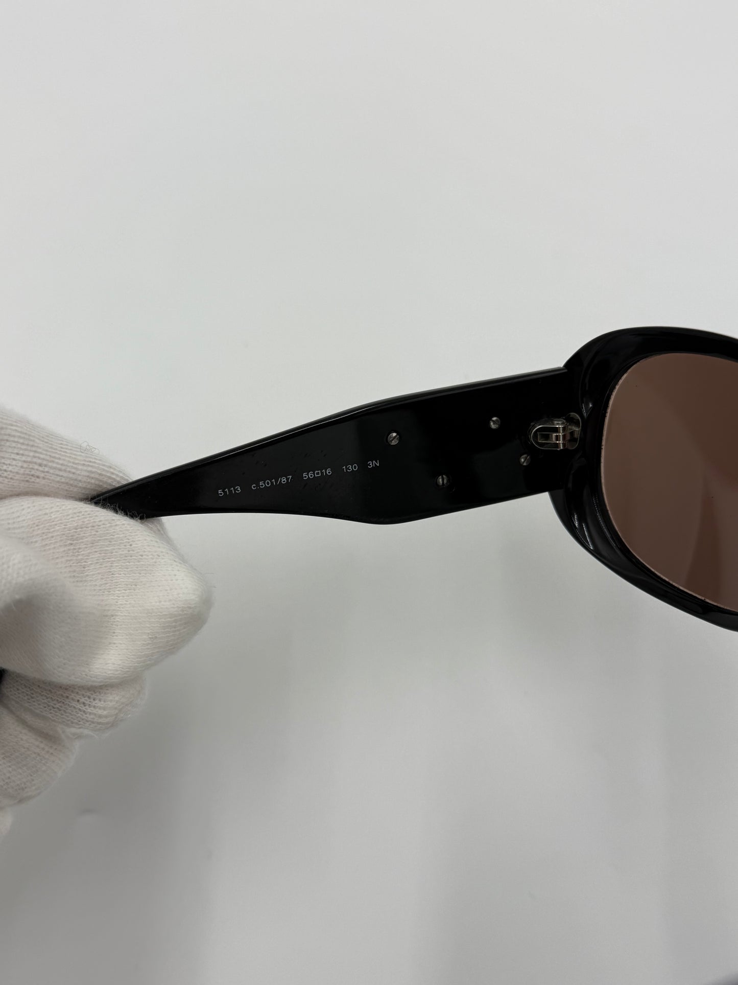 Chanel Occhiali da Sole Tondi con Camelie Neri - Pally Vintage Closet