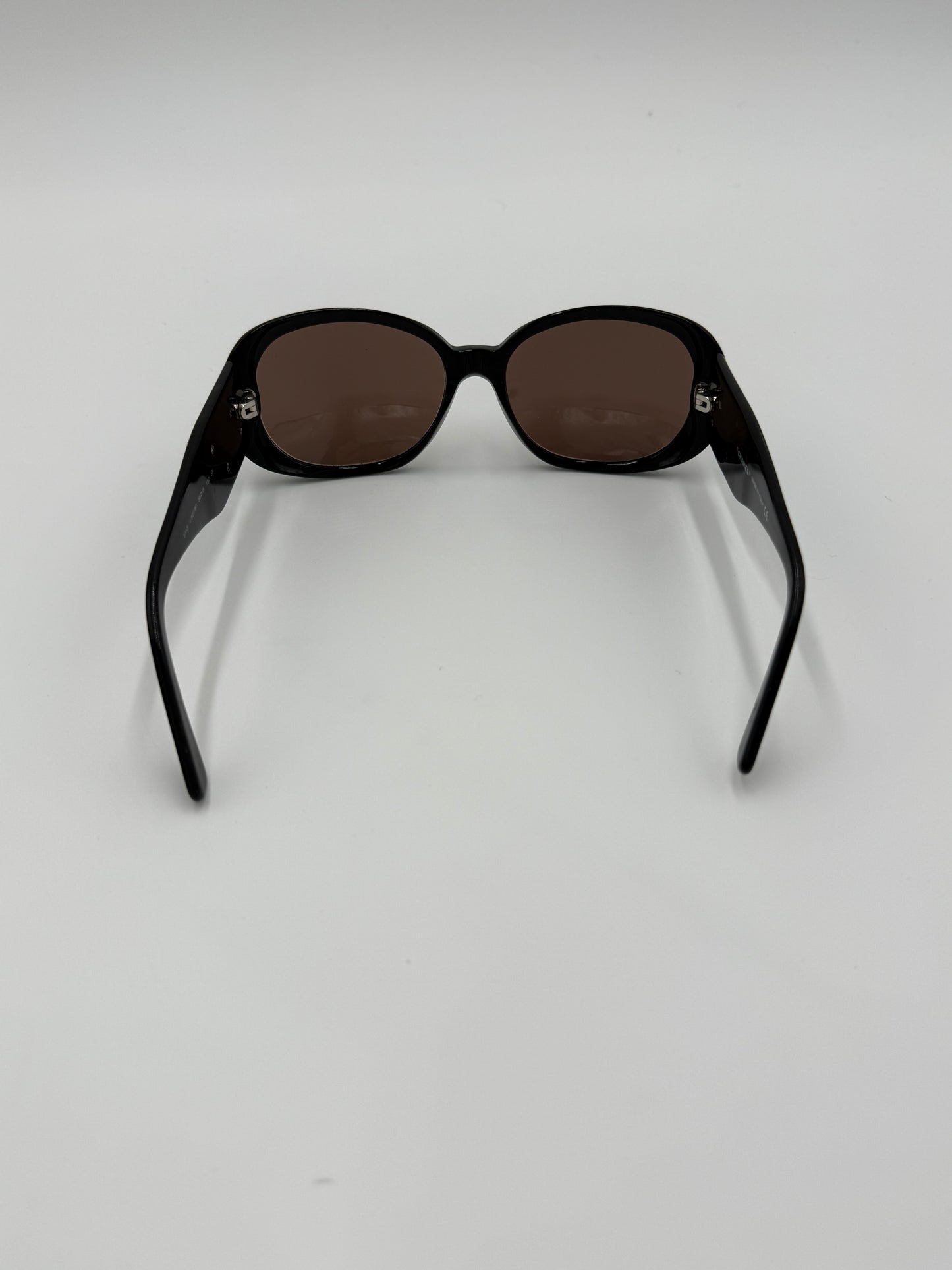 Chanel Occhiali da Sole Tondi con Camelie Neri - Pally Vintage Closet