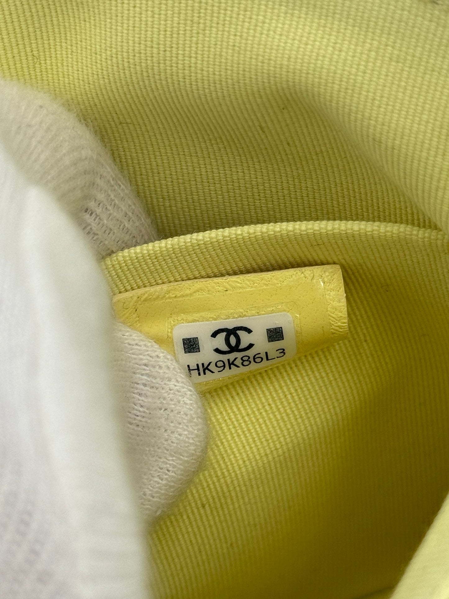 Chanel Pochette Trapuntata in Pelle Verde Cachi - Pally Vintage Closet