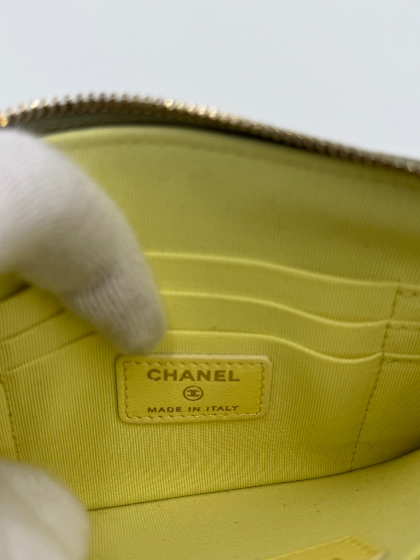 Chanel Pochette Trapuntata in Pelle Verde Cachi - Pally Vintage Closet