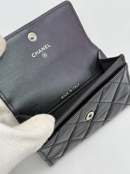Chanel-Portacarte-e-Portamonete-Matelass-in-Pelle-Lucida-Nero-70560868335940 - Pally Vintage Closet