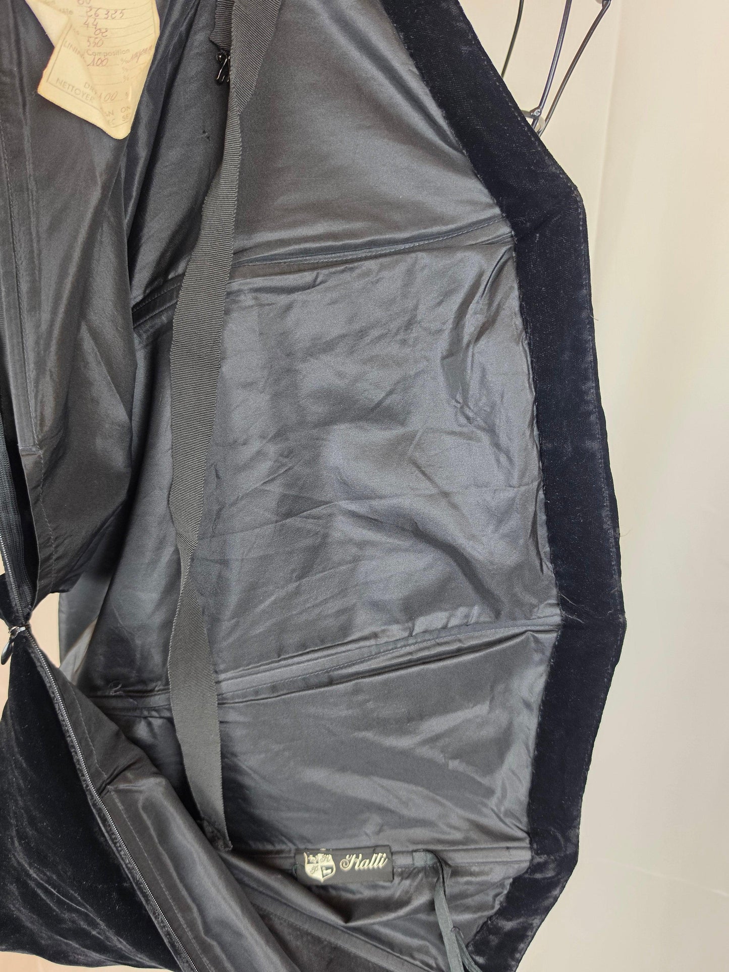 Chanel-Top-Vintage-Senza-Spalline-in-Velluto-Nero-70401927184708 - Pally Vintage Closet