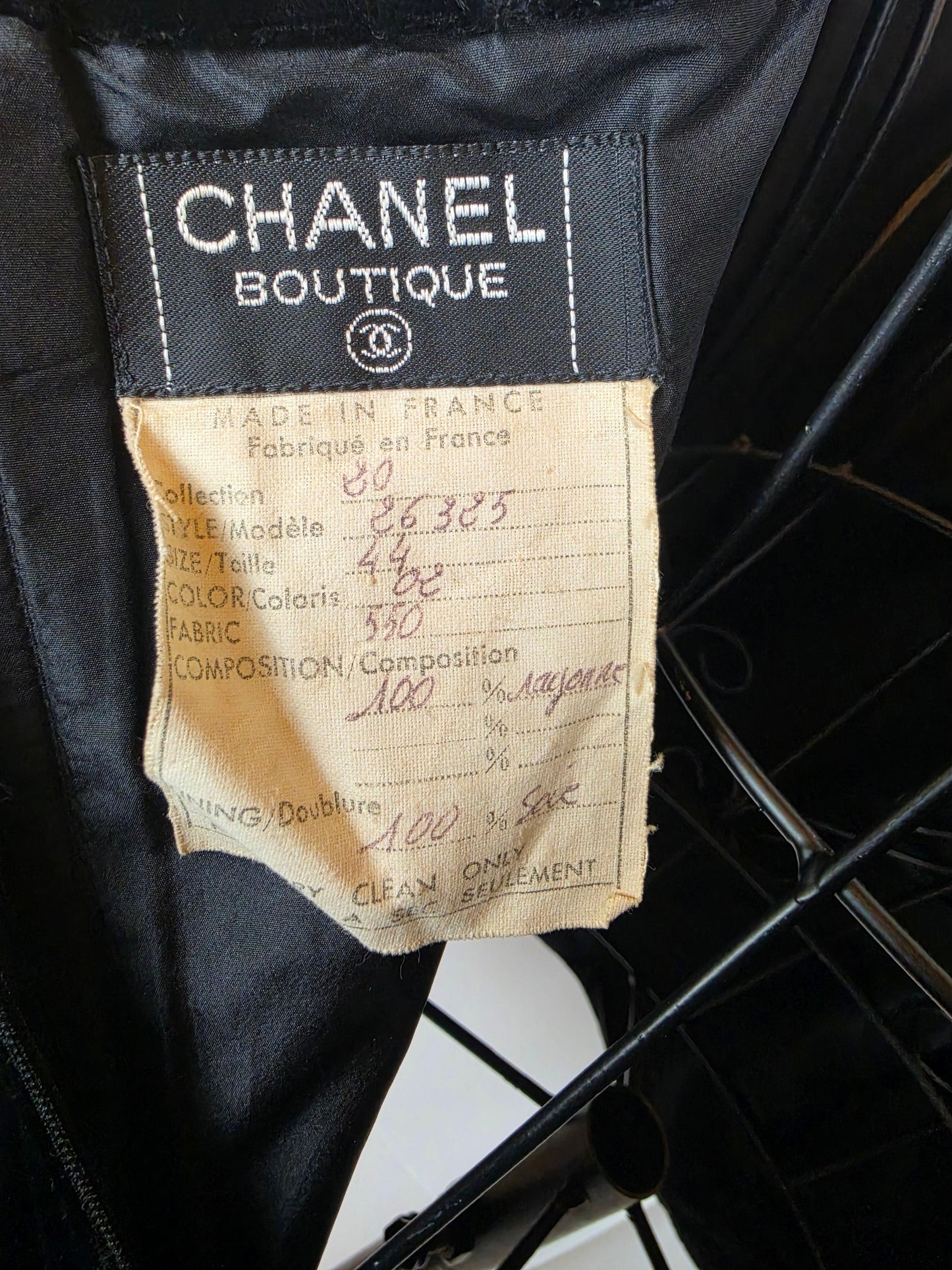 Chanel-Top-Vintage-Senza-Spalline-in-Velluto-Nero-70401927250244 - Pally Vintage Closet